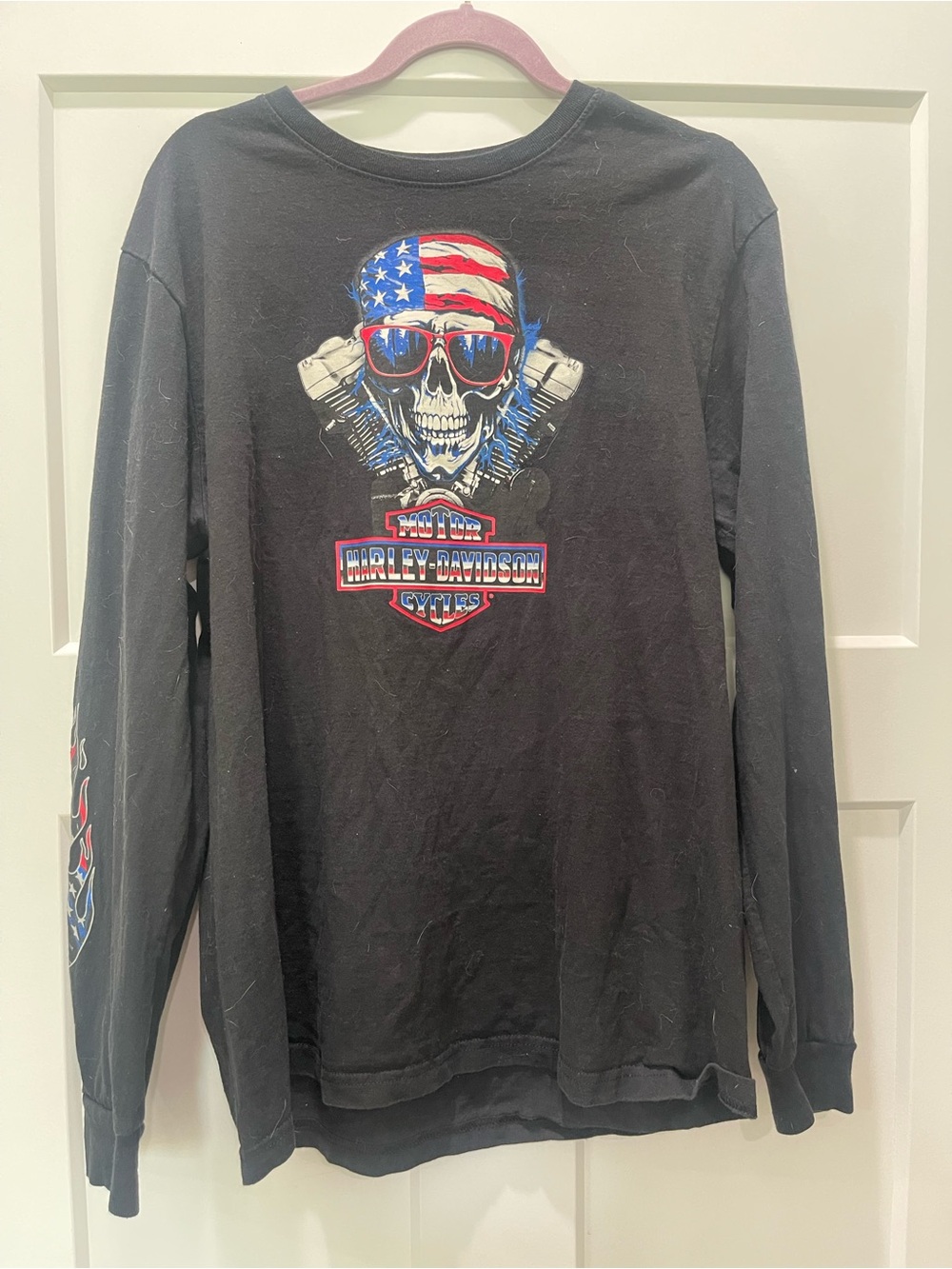 Harley-Davidson Black Long Sleeve Tee with American Flag Skull Graphic